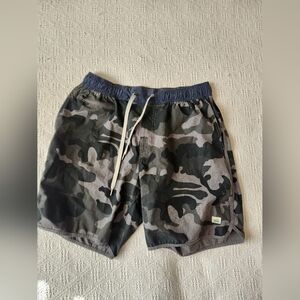 Vuori Men's Shorts Size Medium